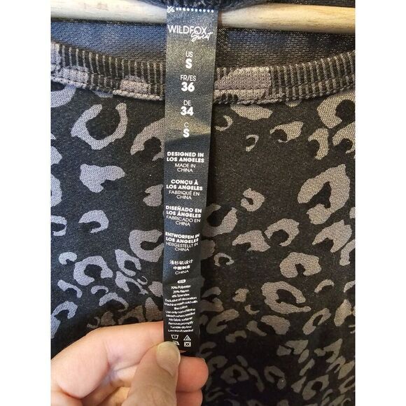 Wildfox Black Leopard Print Pullover Long Sleeve Sweatshirt Womens Size Small - Picture 4 of 5